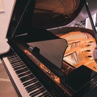 Beautiful and Airy Piano Intro - WinnieTheMoog